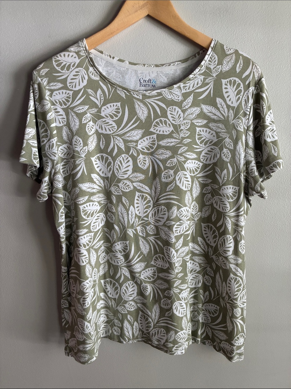 Croft & Barrow Classic Tee XL Green White Botanical Leaf Print Cotton Top